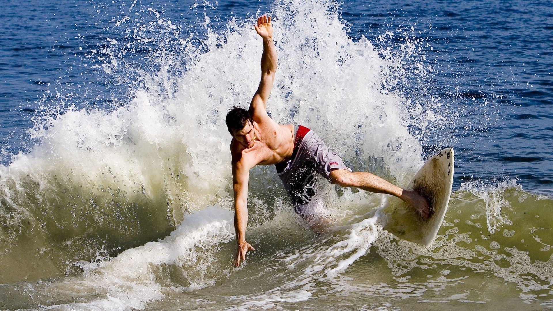 世界排名争夺战之夜，乔治赛后评分拉满，一战封神