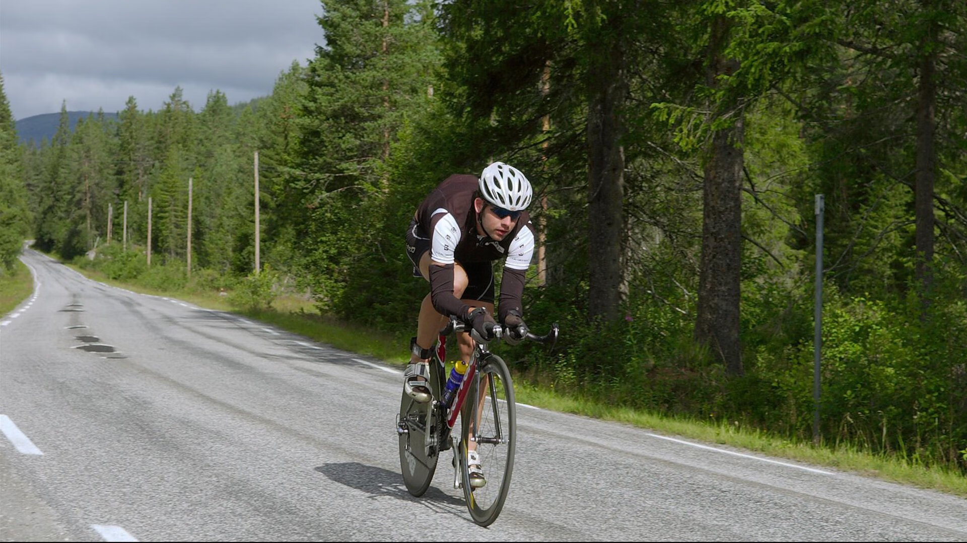 德里赫特用实力证明自己，巴萨强势晋级加纳—新星崛起与豪门复兴的双重奏