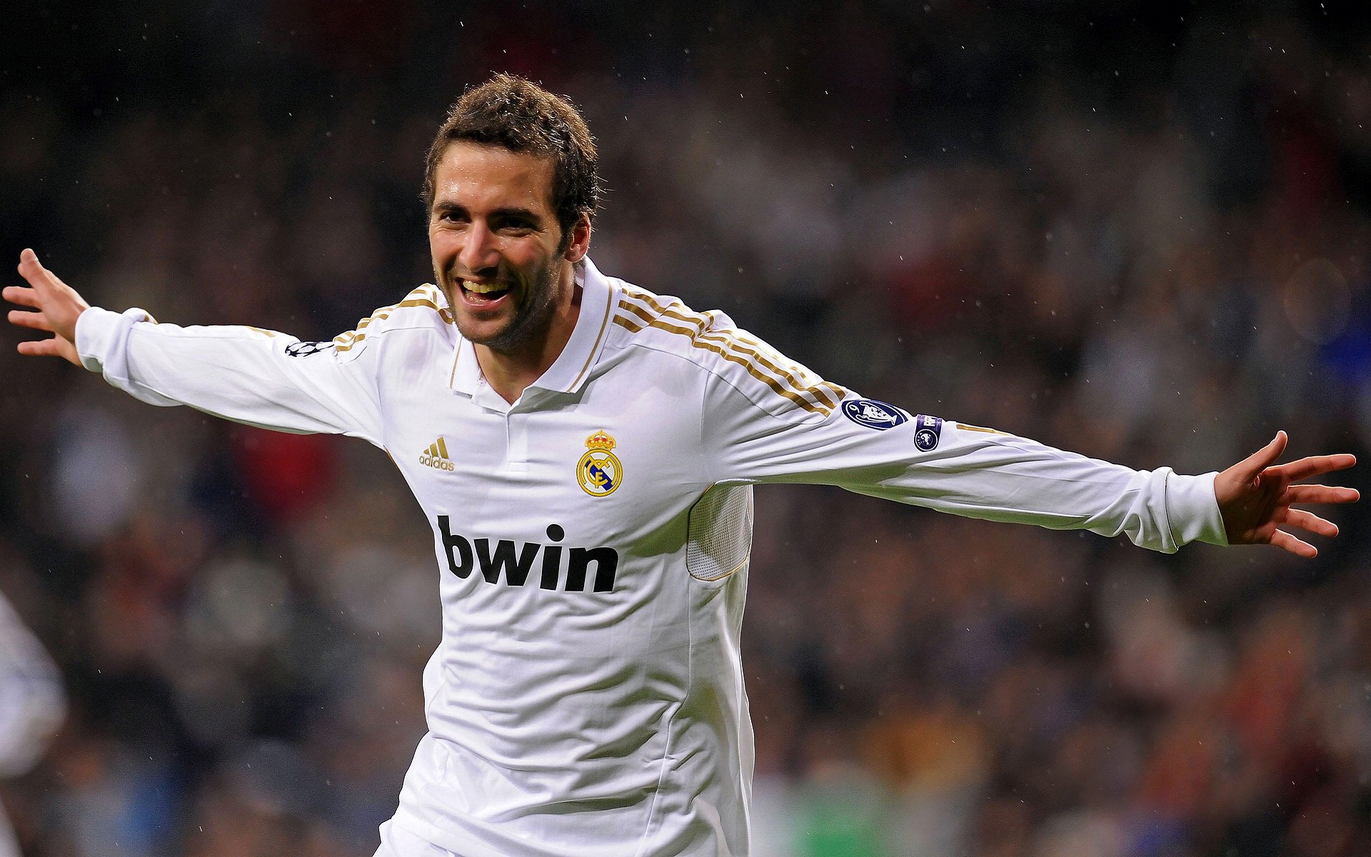 赛道与绿茵的交响,当F1争冠焦点战遇上莱比锡红牛的闪电冲击